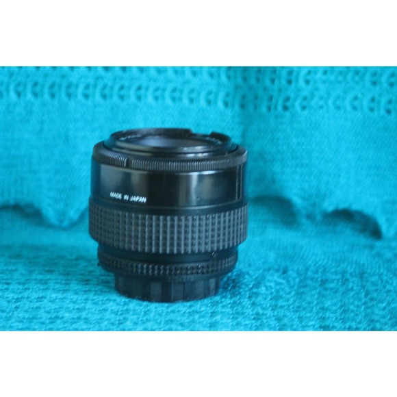 Nikkor AF 35-70mm F1:3.3-4.5 Lens For Nikon SLR Cameras - Picture 3 of 4